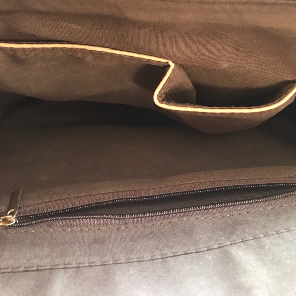 Classic handbag for work or party. - Picture 6 of 8